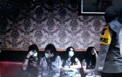 Operasi Pekat, Polisi Pergoki Oknum Kades sedang Mabuk Ditemani 4 Pemandu Karaoke