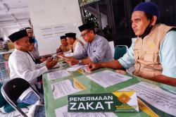  Masjid Al-Markaz Makassar Mulai Terima Zakat Fitrah