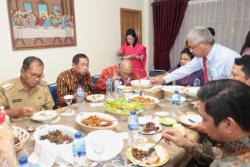 Tepis Makassar Kota Intoleran, Danny Pomanto Buka Puasa Bersama Tokoh Gereja