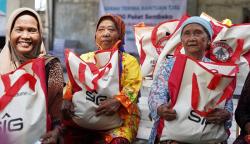 Ramadan Berbagi, SIG Salurkan 33.000 Paket Sembako di Jateng, Jatim dan Sulsel