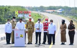 Resmikan Jalan Lingkar Brebes-Tegal, Jokowi: Ini Akan jadi Jalur Alternatif untuk Mudik Lebaran