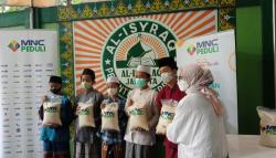 MNC Peduli Salurkan Bantuan Beras, Ponpes Gratis Al-Isyraq: Semoga Selalu Diberi Kemaslahatan<
