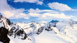 10 Gunung Tertinggi di Indonesia, 3 di Antaranya Ada di Papua