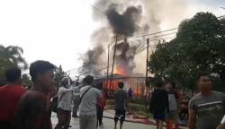 Kesal Mertua Ajak Istri ke Empang, Pria di Kutai Kartanergara Bakar 5 Indekos dan 1 Warung