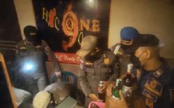 Tim Gabungan Sita 208 Botol Miras dari Kafe di Ilit Timur I Palembang