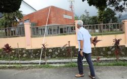 Ganjar Kembali Sidak SMAN Tawangmangu, Pintu Gerbang Sekolah Terkunci