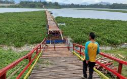 Peluang Bisnis Menggiurkan, Jembatan Apung Bermunculan di Waduk Saguling KBB