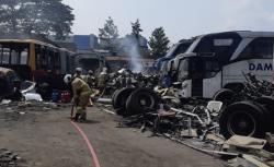 Kebakaran di Pool Bus Cakung, Percikan Api Muncul saat Pemotongan Badan Bus