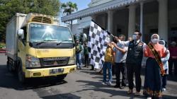 Ridwan Kamil Lepas  Ribuan Liter Minyak Goreng Curah yang Dipesan via Pemirsa Budiman<
