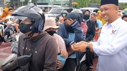Bagi-Bagi Takjil Perindo Binjai Disambut Antusias Warga, Pedagang Pun Ikut Terbantu