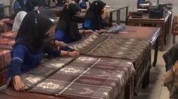Produsen Sarung Khas Tegal Kebanjiran Order Jelang Lebaran 