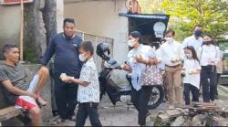 Umat Nasrani di Boyolali Bagikan 2022 Telur Paskah ke Warga dan Pedagang Pasar