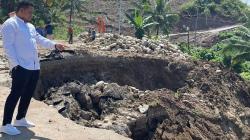 Berbahaya bagi Pelintas, Jalan Amblas di Lintas Sulawesi Mendesak Diperbaiki