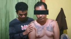 Pria Bertato Ini Ternyata Pecatan TNI, Ditangkap Bersama Istri Edarkan Sabu