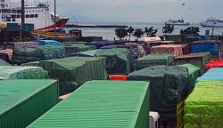 Jelang Pembatasan Kendaraan, Ratusan Truk Padati Pelabuhan Merak