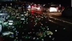 Ngeri, Truk Boks Minuman Kemasan Terguling di Ciloto Cianjur, 1 Tewas 2 Luka Berat<