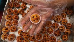 Pembuatan Pie Nanas Laris Manis, Orderan 1.000 Buah per Hari saat Ramadan