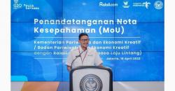 Kembangkan Digitalisasi Desa Wisata, Sandiaga Uno Kolaborasi dengan Perusahaan Marketplace<