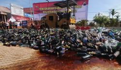 10.000 Botol Minuman Keras Dimusnahkan Polres Klaten