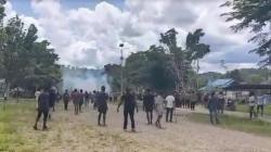 Gaji Honorer Belum Dibayar Picu Bentrok 2 Suku di Mamberamo Raya, Situasi Mencekam