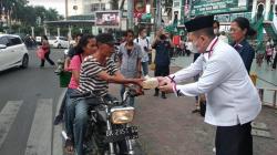 Dapat Takjil, Warga Medan Nilai Perindo Konsisten Setiap Ramadan<