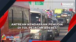 Antrean Kendaraan Pemudik di Tol Pejagan Brebes