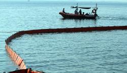 Laut Lhokseumawe Tercemar 1 Ton Tumpahan Solar