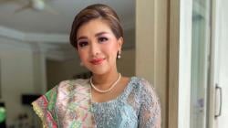 Memutuskan Pindah Agama di Usia 20 Tahun, Istri Choky Sitohang Ngaku Lelah Jalani Rutinitas sebagai Pramugari  