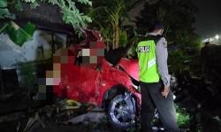 Mobil Ditabrak Kereta Api, 3 Remaja di Surabaya Tewas <