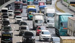 Gerbang Tol Cikampek Utama Macet 2 Km, One Way Bakal Diterapkan<