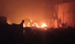 Kebakaran Hebat Ludeskan Dua Gudang di Kawasan Industri Pangkalpinang<