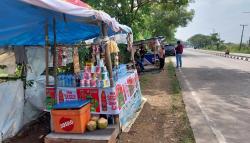 Warung Dadakan Menjamur di Jalur Mudik Arteri Karawang, Manfaatkan Pemudik Melintas<