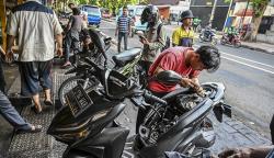 Persiapan Mudik, Pelanggan Banjiri Bengkel Motor