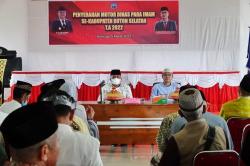 Bupati Buton Selatan Serahkan 70 Unit Motor Dinas untuk Imam Masjid