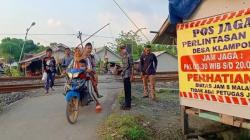Awas! Puluhan Perlintasan KA di Brebes Tanpa Palang Pintu dan Tak Dijaga Petugas