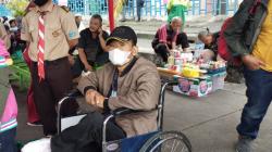 Meski Pakai Kursi Roda, Warga Depok Ini Tetap Semangat Berangkat Mudik<