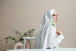 Tampil Muslimah dan Elegan, Intip Inspirasi Model Abaya untuk Idul Fitri