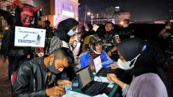 Mak Lampir, Gerandong, Pocong, dan Kuntilanak di Bandung Divaksinasi Booster