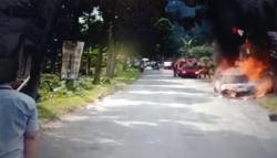 Sedan Ludes Terbakar di Kuningan saat Dikendarai untuk Silaturahmi Lebaran