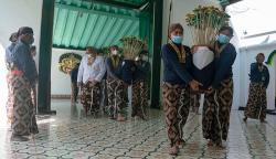  Mengenal Pakaian Adat Yogyakarta yang Anggun dan Berwibawa