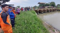 Kakek Asep Ceburkan Diri ke Sungai Tarum Timur Subang, Diduga Bunuh Diri<