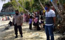 Liburan Lebaran, Kawasan Wisata Pantai Majene Diserbu Warga