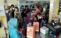 Toko Oleh-Oleh di Malang Diserbu Pemudik, Keripik Tempe Paling Laris