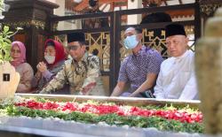 Ziarah ke Makam Gus Dur, Mahfud MD: Saya Kangen