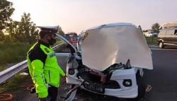 Ngeri, Hindari Tabrakan di Jalur One Way Tol Cipali, Mobil Pemudik Malah Hantam Elf, 2 Tewas<