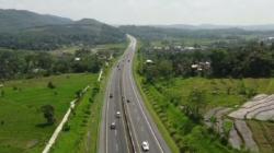 Arus Lalu Lintas di Ruas Tol Salatiga-Bawen Ramai Lancar