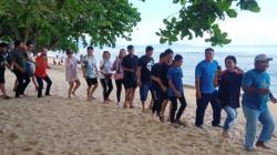 Manfaatkan Momen Libur Panjang, Warga Sulut Kunjungi Objek Wisata Pantai di Minahasa Utara