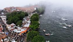 Ribuan Wisatawan Kunjungi Telaga Sarangan pada Akhir Libur Lebaran