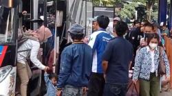 Masih Ramai, Arus Balik di Terminal Bungurasih Diprediksi hingga Senin Malam 