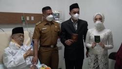 Bikin Meleleh, Pasangan Pengantin Ini Terpaksa Nikah di ICU RSUD Subang karena Ayah Sakit